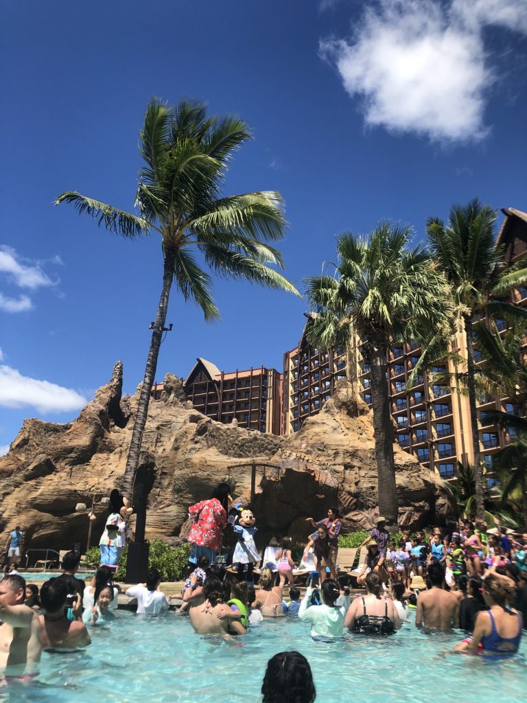 アウラニディズニーリゾート｜グーフィーのプールパーティー