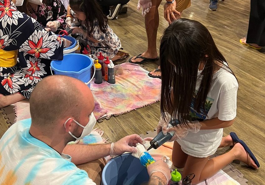 クラブメッド北海道トマム｜タイダイTシャツ作りのイベント