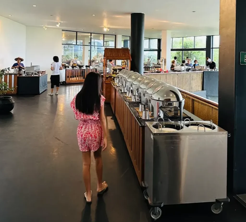 ヘリタンスカンダラマ宿泊記｜朝食ビュッフェサンドイッチ