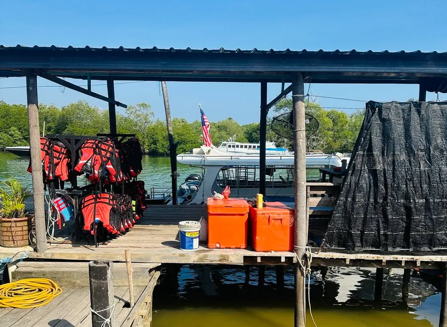 レダン島に行くフェリー乗り場Merangjettyの乗船場所