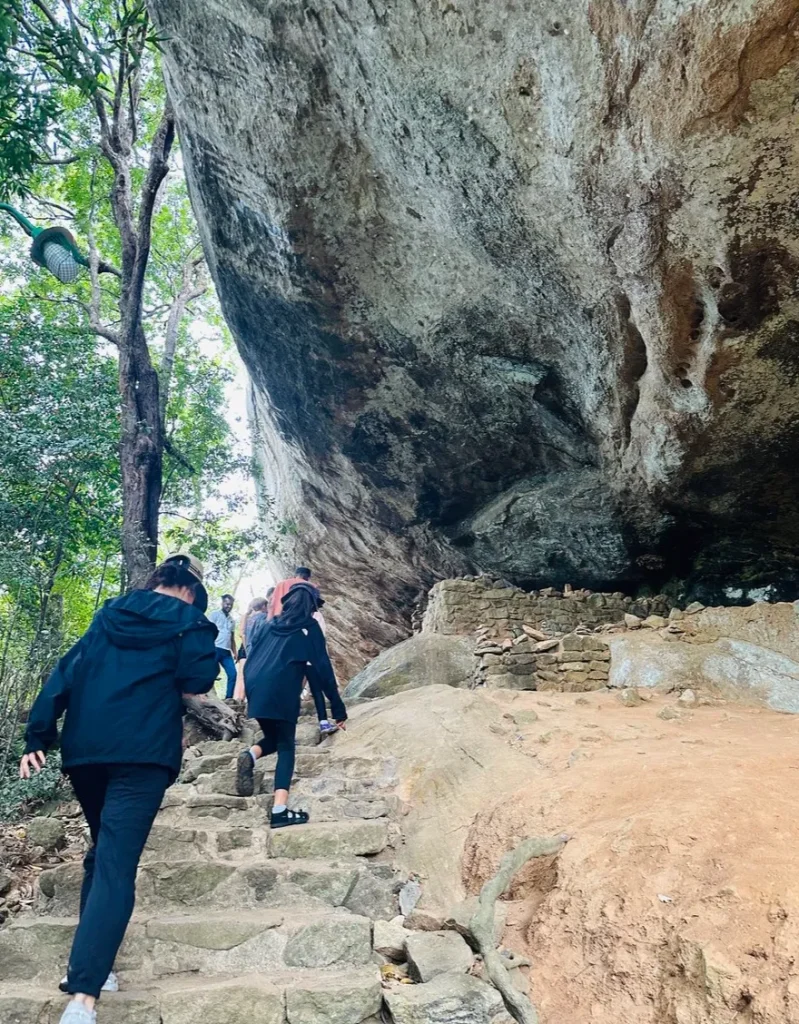 スリランカ子連れ旅｜ビンドゥガラロック登山道