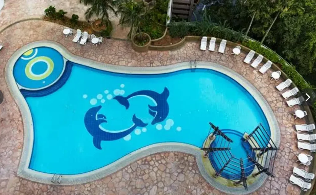 シンガポール　フラマリバーホテル屋外プール