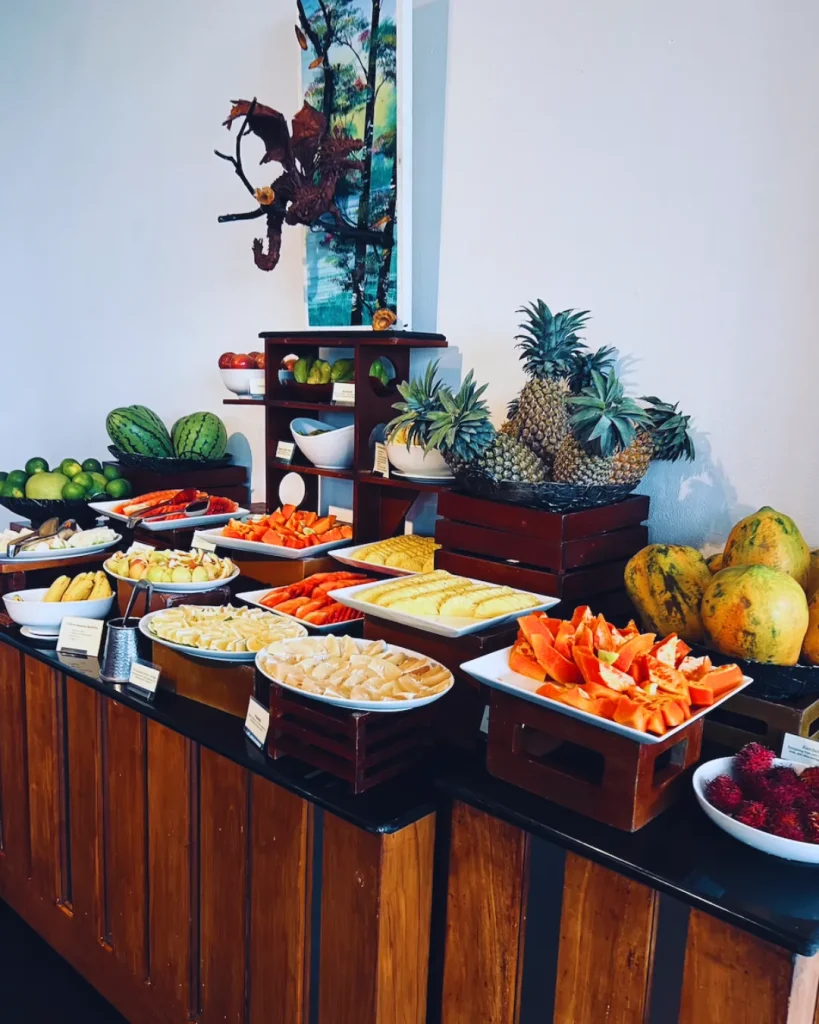 ヘリタンスカンダラマ子連れ宿泊記｜朝食ビュッフェフルーツ