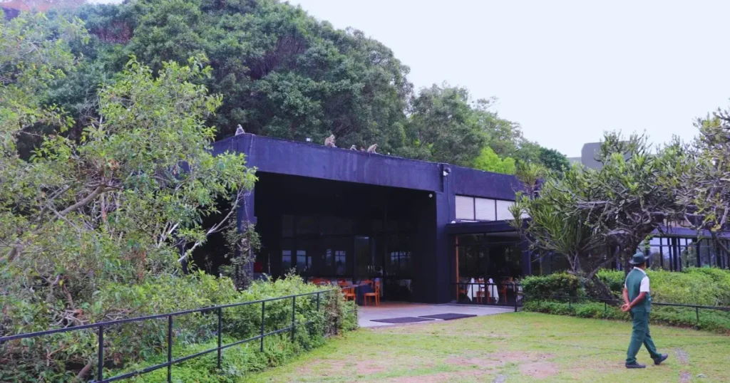 ヘリタンスカンダラマ子連れ宿泊記｜朝食ビュッフェ会場のテラス