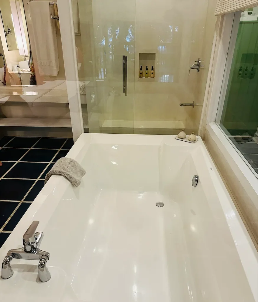 ジェットウィングブルーホテル宿泊記｜バスタブ｜スリランカニゴンボ｜