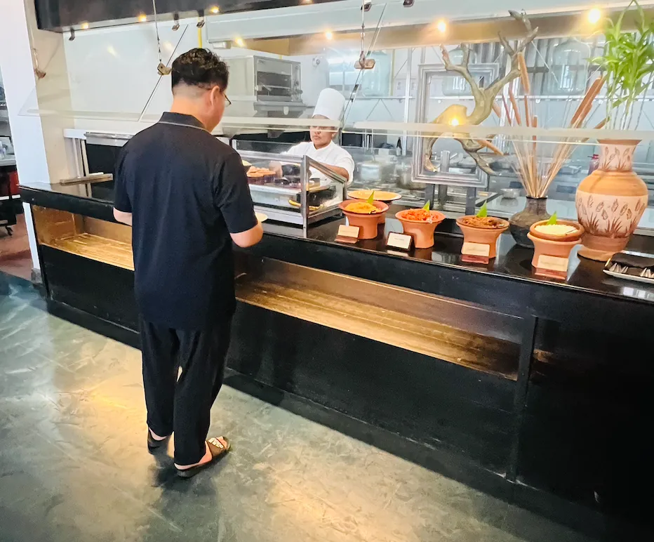 ジェットウィングブルーホテル宿泊記｜朝食ビュッフェ｜スリランカニゴンボ｜