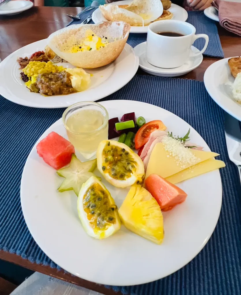 ジェットウィングブルーホテル宿泊記｜朝食ビュッフェ｜スリランカニゴンボ｜