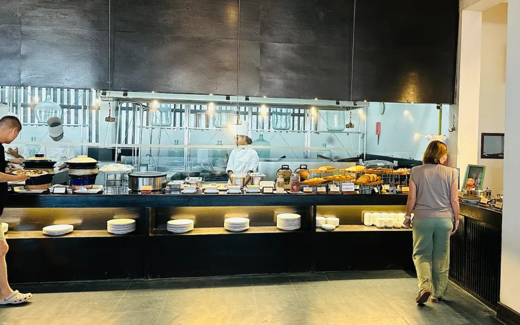 ジェットウィングブルーホテル宿泊記｜朝食ビュッフェ｜スリランカニゴンボ｜