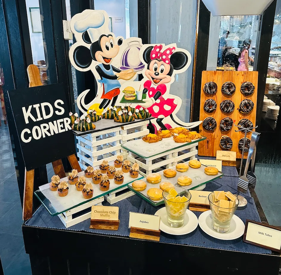 ジェットウィングブルーホテル宿泊記｜朝食ビュッフェ｜スリランカニゴンボ｜