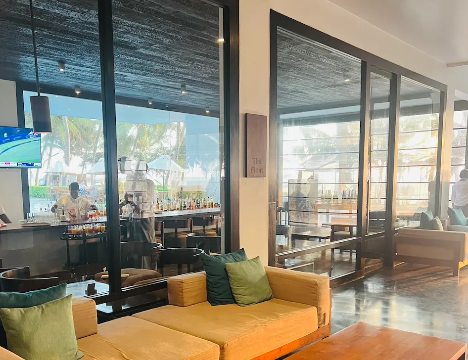 ジェットウィングブルーホテル｜バー｜スリランカニゴンボ｜宿泊記