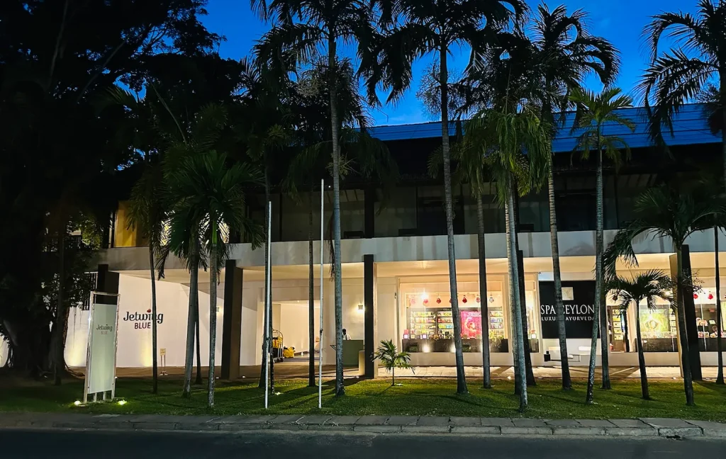 ジェットウィングブルーホテル｜外観｜スリランカニゴンボ｜宿泊記