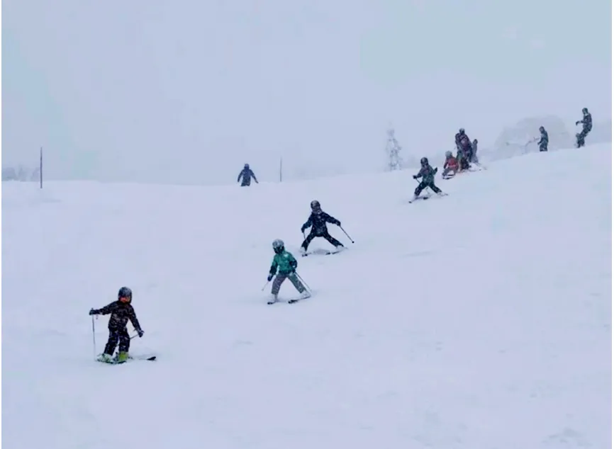 上越国際スキー場で子連れスキー｜スキー教室・スノーボード教室