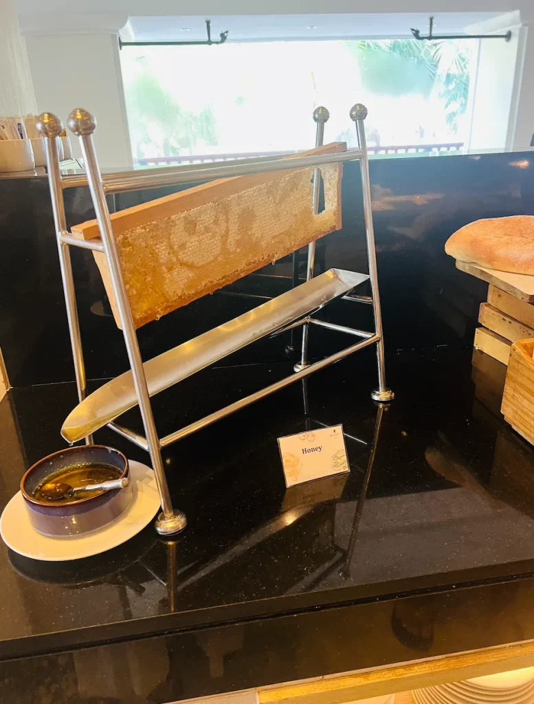 子連れにおすすめ!JWマリオット プーケット リゾート&スパ|朝食JWカフェ ビュッフェ 名物のハニー