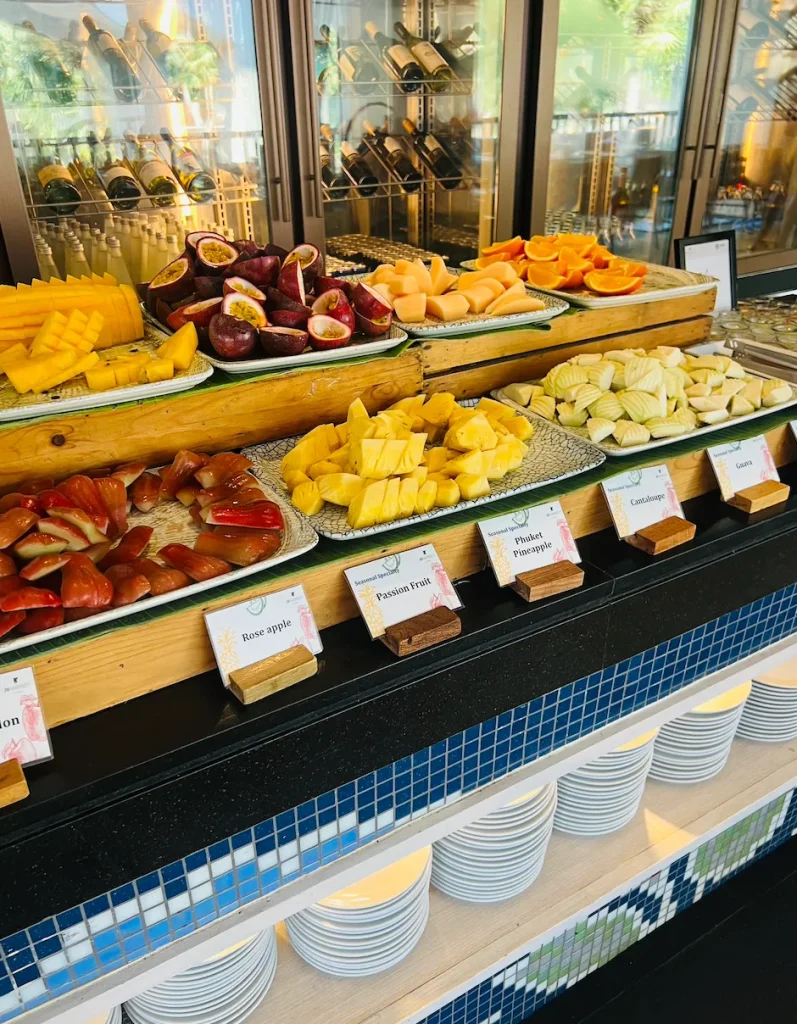 子連れにおすすめ!JWマリオット プーケット リゾート&スパ|朝食JWカフェ ビュッフェ カットフルーツ