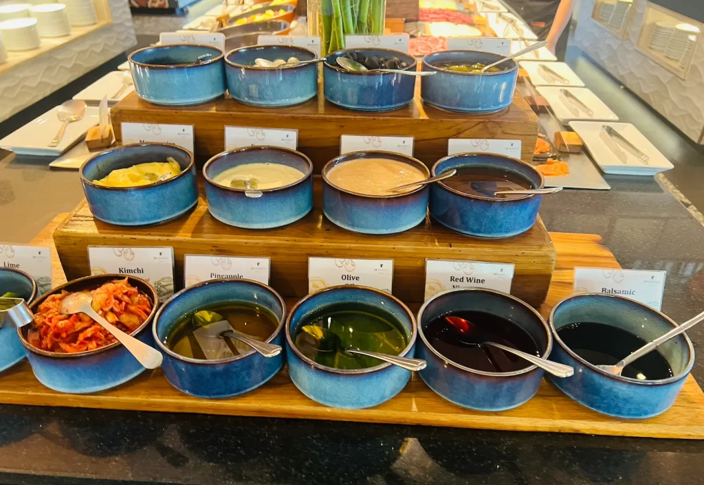 子連れにおすすめ!JWマリオット プーケット リゾート&スパ|朝食JWカフェ ビュッフェ ドレッシング