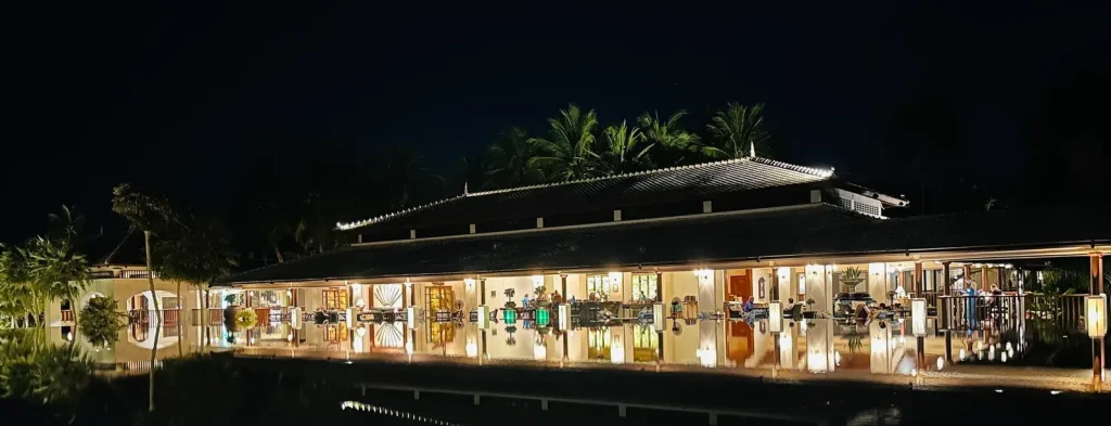 子連れにおすすめ!JWマリオット プーケット リゾート&スパ|夜のロビーバー