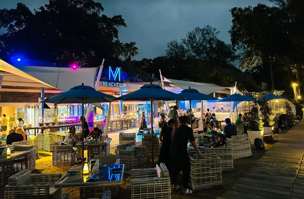 子連れにおすすめ!JWマリオット プーケット リゾート&スパ|夜のM Beach Clubレストラン