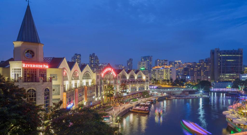 パラドックス シンガポール マーチャント コート アット クラーク キーの目の前にあるクラークキー