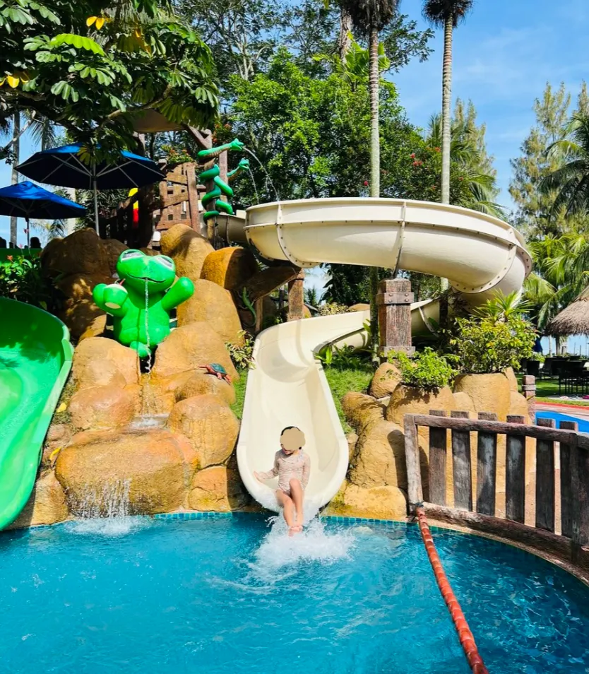 シャングリラ ゴールデン サンズ ペナン (Shangri-La Golden Sands, Penang)プールスライダー
