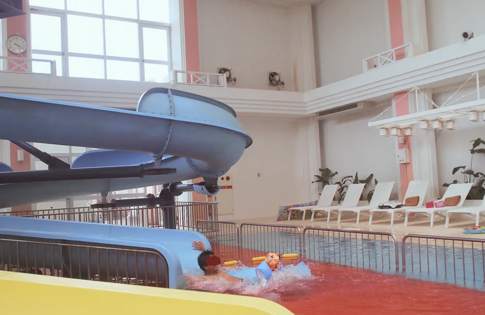 ルネッサンスリゾートオキナワ子連れ宿泊レポ｜屋内プールスライダー