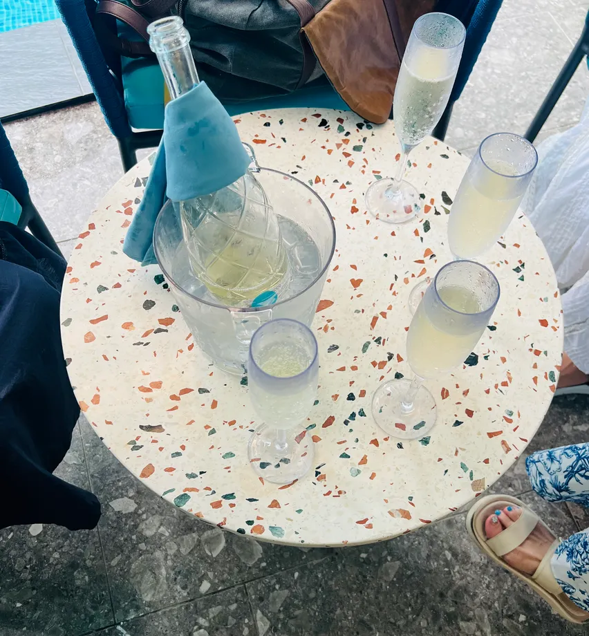 ルネッサンスホテルクアラルンプール プールバー