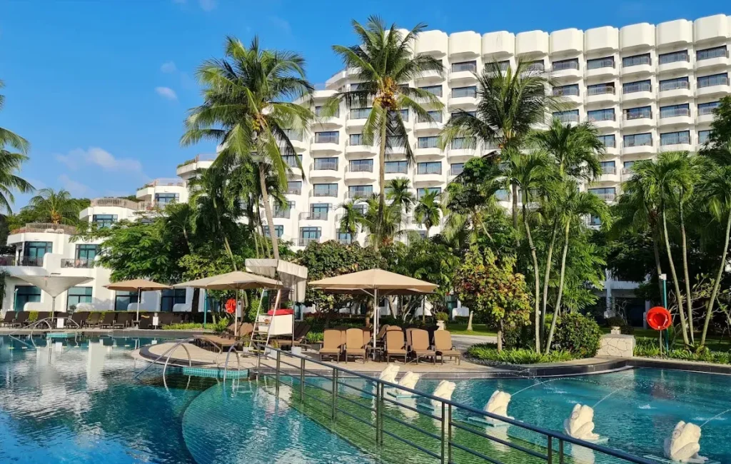 shangrilarasasentosa-main-pool