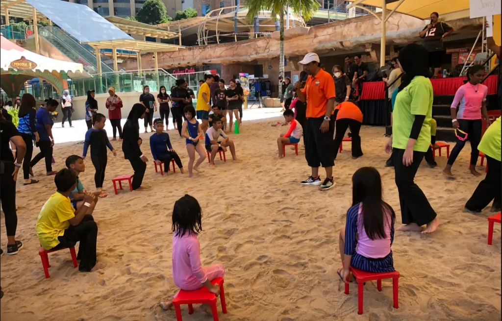 sunwaylagoonサンウェイラグーン砂浜で椅子取りゲーム