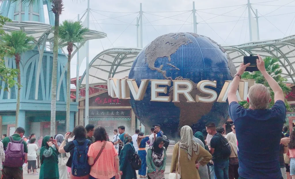 ユニバーサルスタジオシンガポール|エントランス前の混雑